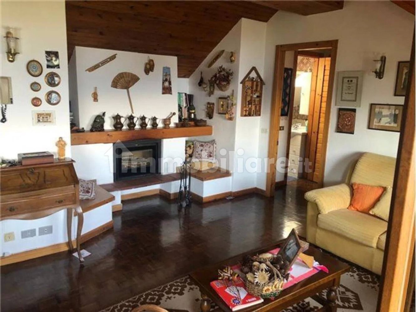 3 Schlafzimmer Penthouse in Centro Valle Intelvi, Italy, Nr. 352197