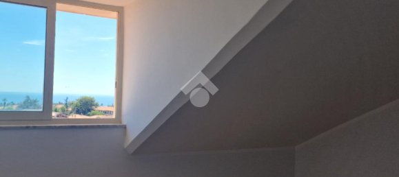 3 Schlafzimmer Wohnung in Aci Sant'Antonio, Italy, Nr. 300051 26