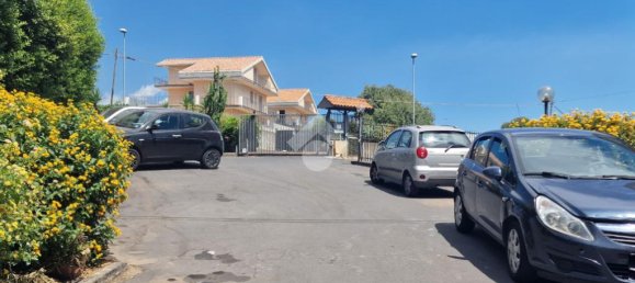 3 Schlafzimmer Wohnung in Aci Sant'Antonio, Italy, Nr. 300051 3