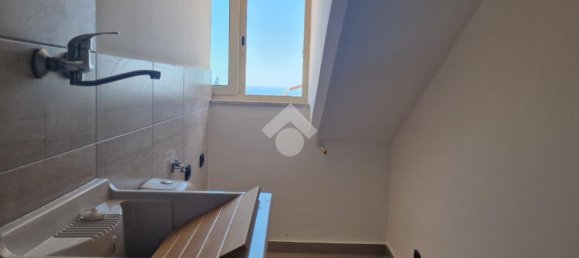 3 Schlafzimmer Wohnung in Aci Sant'Antonio, Italy, Nr. 300051 11