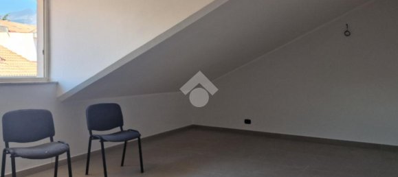 3 Schlafzimmer Wohnung in Aci Sant'Antonio, Italy, Nr. 300051 8