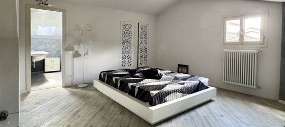 5 chambres Duplex à Prato, Italy No. 330015 30