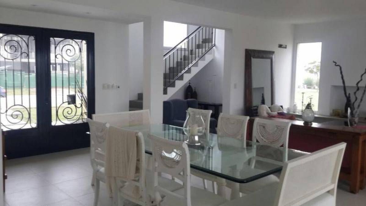 3 Schlafzimmer Haus in Tigre, Argentina, Nr. 5425