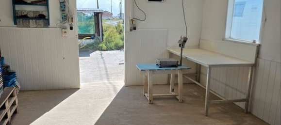 Almacén de 5 habitaciónes en Charente-Maritime, France No. 341713 2