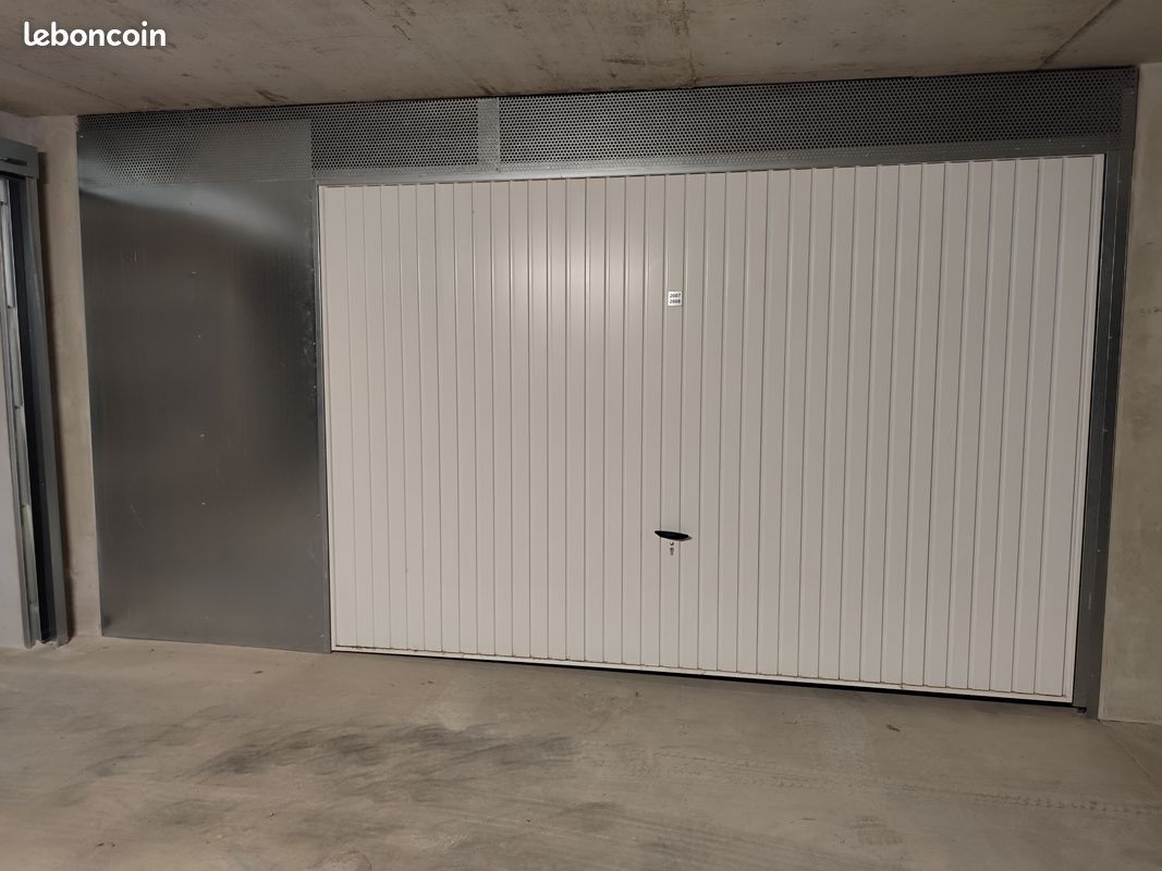  Garage in Saint-Laurent-du-Var, France No. 316155