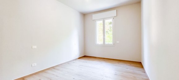 Apartamento de 4 habitaciónes en Sassuolo, Italy No. 274892 11