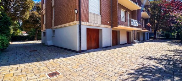 Apartamento de 4 habitaciónes en Sassuolo, Italy No. 274892 20