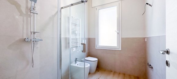Apartamento de 4 habitaciónes en Sassuolo, Italy No. 274892 16