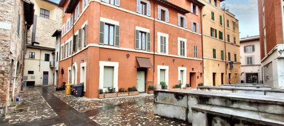 5 rooms Commercial property in Foligno, Italy No. 51630 5