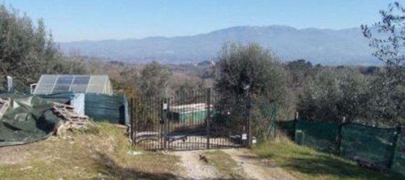 5 rooms Apartment in Figline e Incisa Valdarno, Italy No. 194921 7