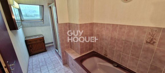 4 bedrooms House in Chambry, France No. 158894 12