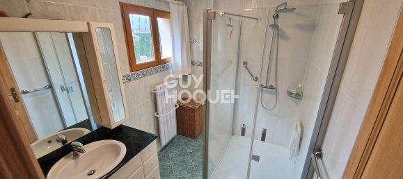 4 bedrooms House in Chambry, France No. 158894 6