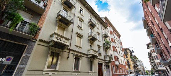 2 bedrooms Apartment in Turin, Italy No. 347054 4
