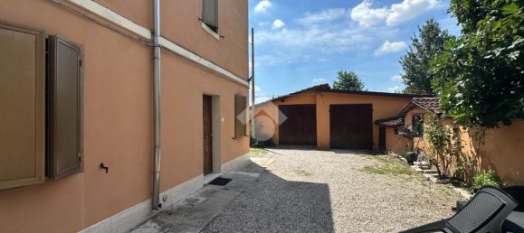 2 bedrooms House in Carpi, Italy No. 297398 10