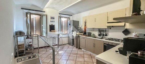 2 bedrooms House in Carpi, Italy No. 297398 3