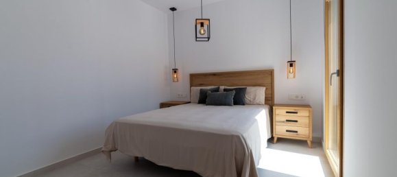 4 bedrooms Villa in Elda, Spain No. 183585 15