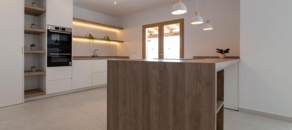 4 bedrooms Villa in Elda, Spain No. 183585 6