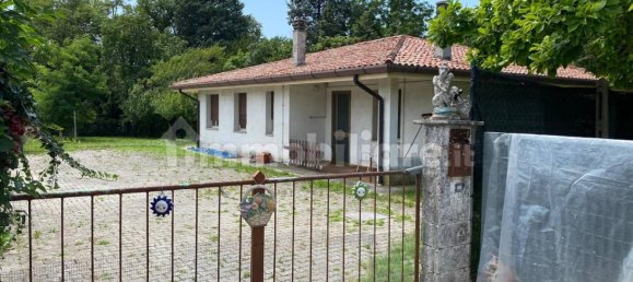 3 Schlafzimmer Villa in Udine, Italy, Nr. 294668 2
