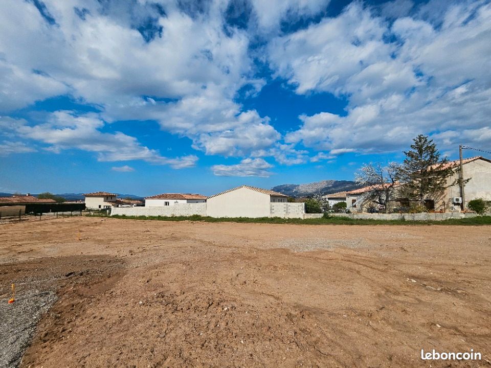 Terreno em Pourrieres, France 500 m² N.º 343168