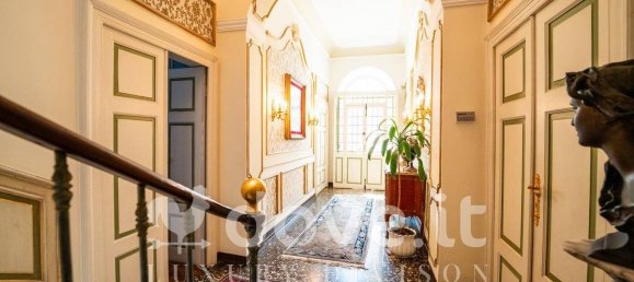 7 bedrooms Villa in Imperia, Italy No. 358442 2