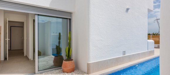 3 bedrooms Villa in Los Alcazares, Spain No. 10513 3