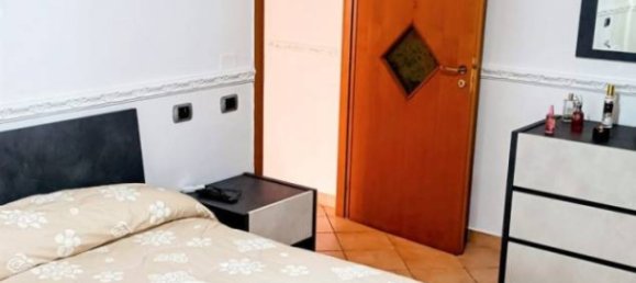 Apartamento de 2 dormitorios en Pontecagnano Faiano, Italy No. 33051 12