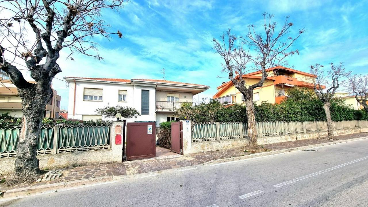 5 rooms Apartment in Francavilla al Mare, Italy No. 28253