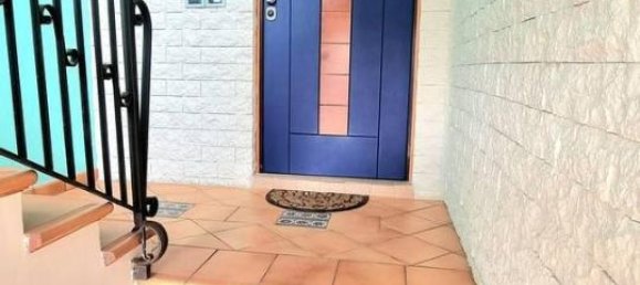 5 rooms Apartment in Francavilla al Mare, Italy No. 28253 11