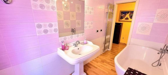 5 rooms Apartment in Francavilla al Mare, Italy No. 28253 9