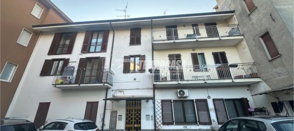 2 bedrooms Apartment in Cogliate, Italy No. 214720 4