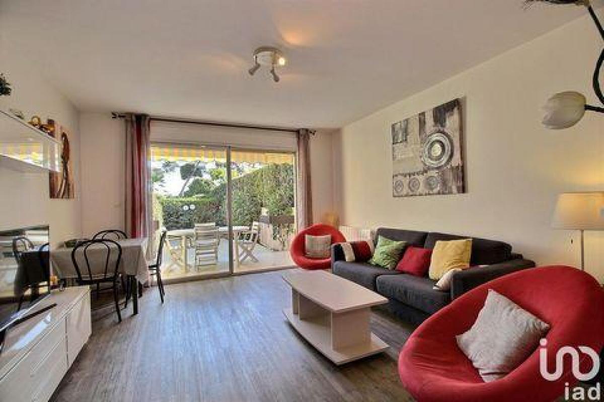 Studio in the Condo in Bandol, France No. 7826