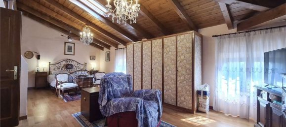 5-salle Appartement à Modena, Italy No. 213433 30