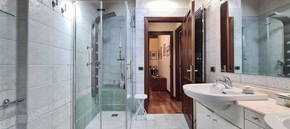 5-salle Appartement à Modena, Italy No. 213433 34