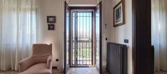 5-salle Appartement à Modena, Italy No. 213433 12