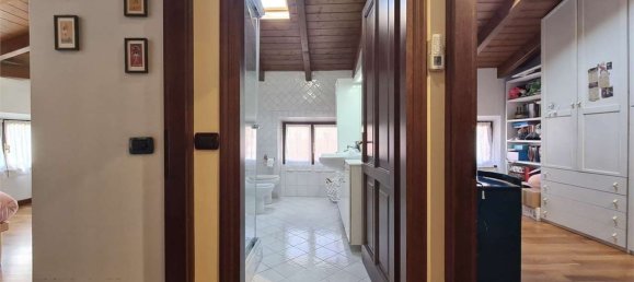 5-salle Appartement à Modena, Italy No. 213433 40