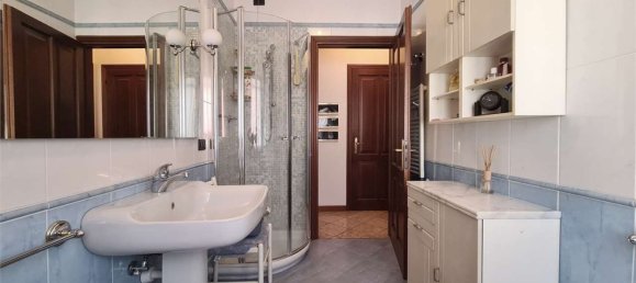 5-salle Appartement à Modena, Italy No. 213433 24