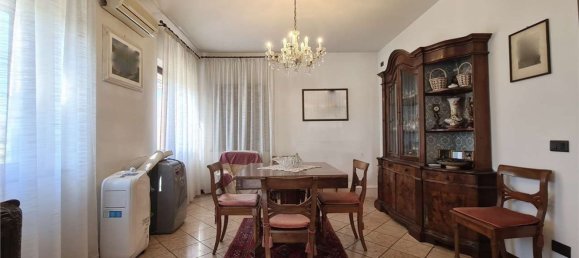 5-salle Appartement à Modena, Italy No. 213433 10