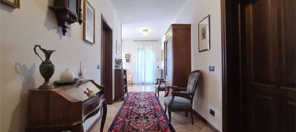 5-salle Appartement à Modena, Italy No. 213433 7