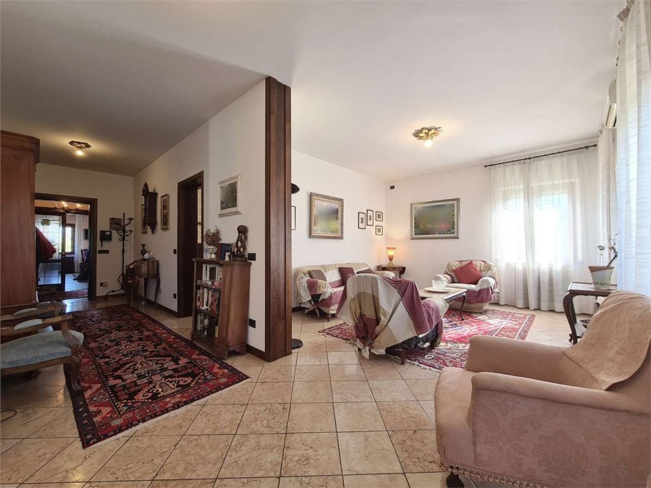 5-salle Appartement à Modena, Italy No. 213433