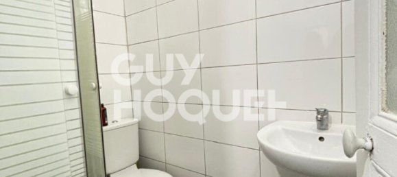 Studio in Seine-Saint-Denis, France No. 176151 5