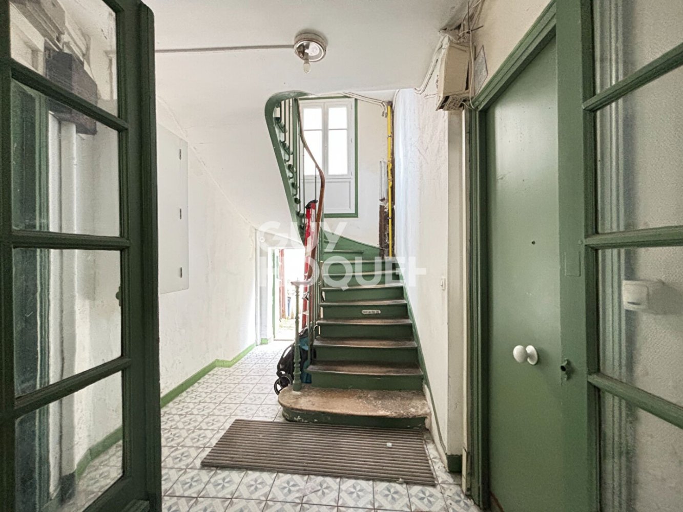 Studio in Seine-Saint-Denis, France No. 176151