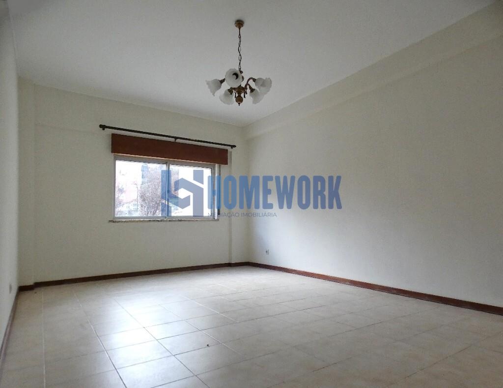 3 Schlafzimmer Wohnung in Loures, Portugal, Nr. 95019