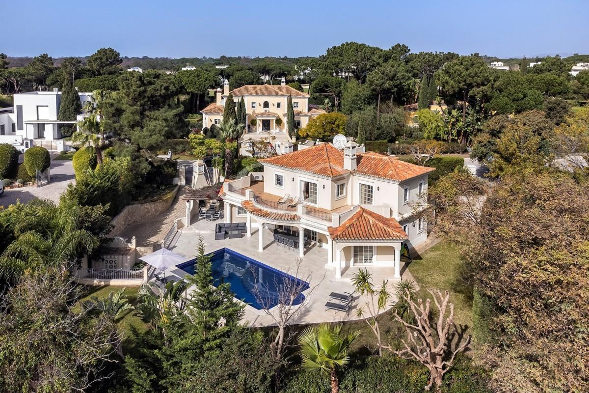 5 bedrooms Villa in Almancil, Portugal No. 240987