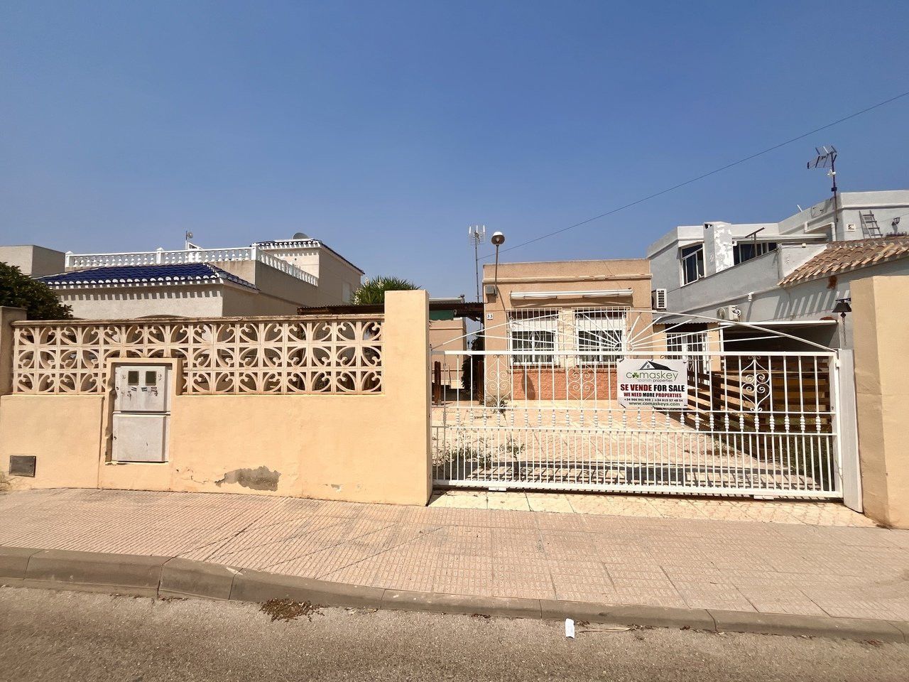 225m² Land in San Miguel de Salinas, Spain No. 263286