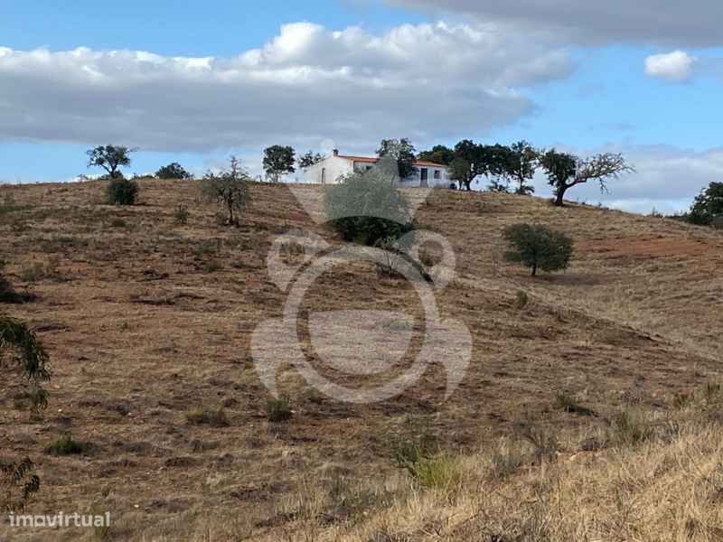Bâtiment à Serpa, Portugal 57875m² No. 254102