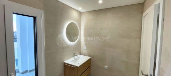 4 Schlafzimmer Haus in Corroios, Portugal, Nr. 123681 32