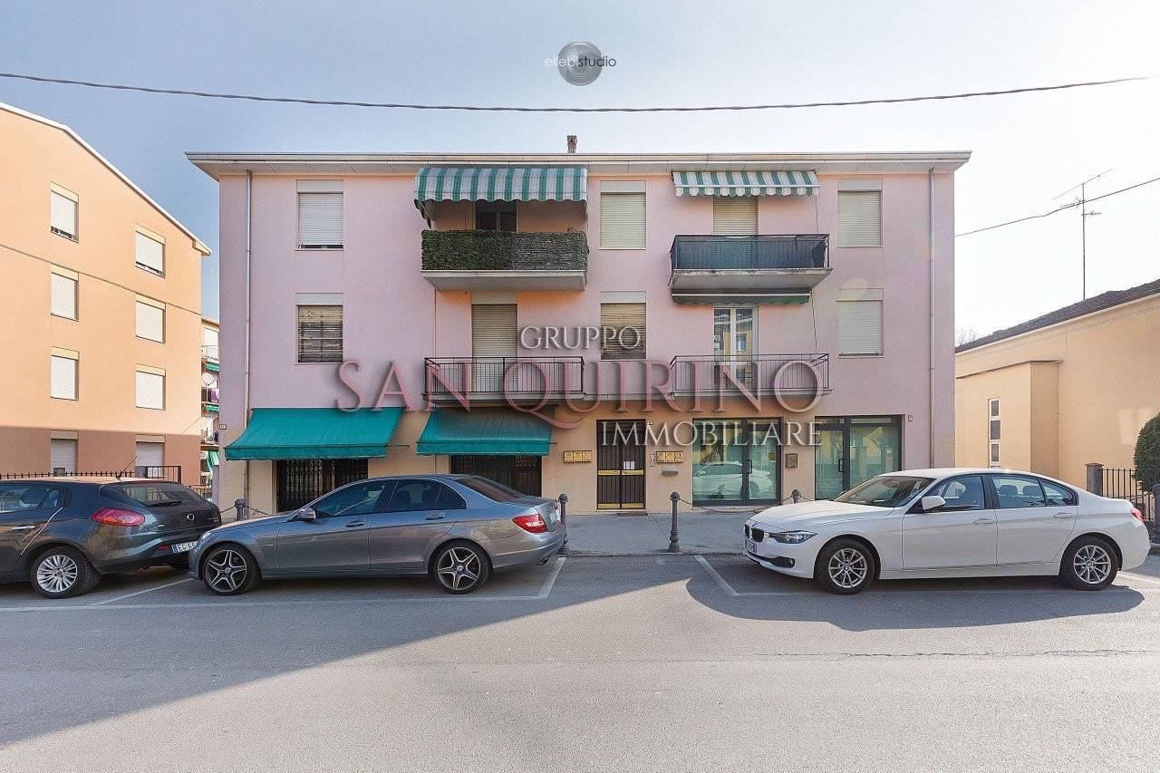 2 bedrooms Apartment in Guastalla, Italy No. 100683