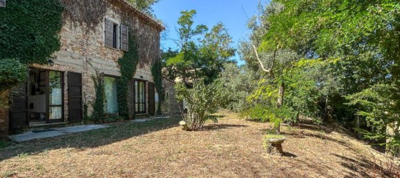 5 bedrooms House in Urbino, Italy No. 344622 24