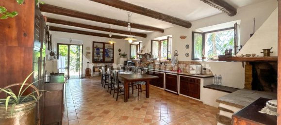 5 bedrooms House in Urbino, Italy No. 344622 8