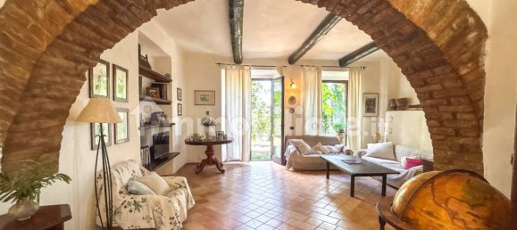 5 bedrooms House in Urbino, Italy No. 344622 17